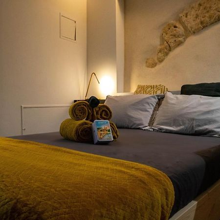 Ferienwohnung Au Coeur Des Remparts Avignon Exterior foto