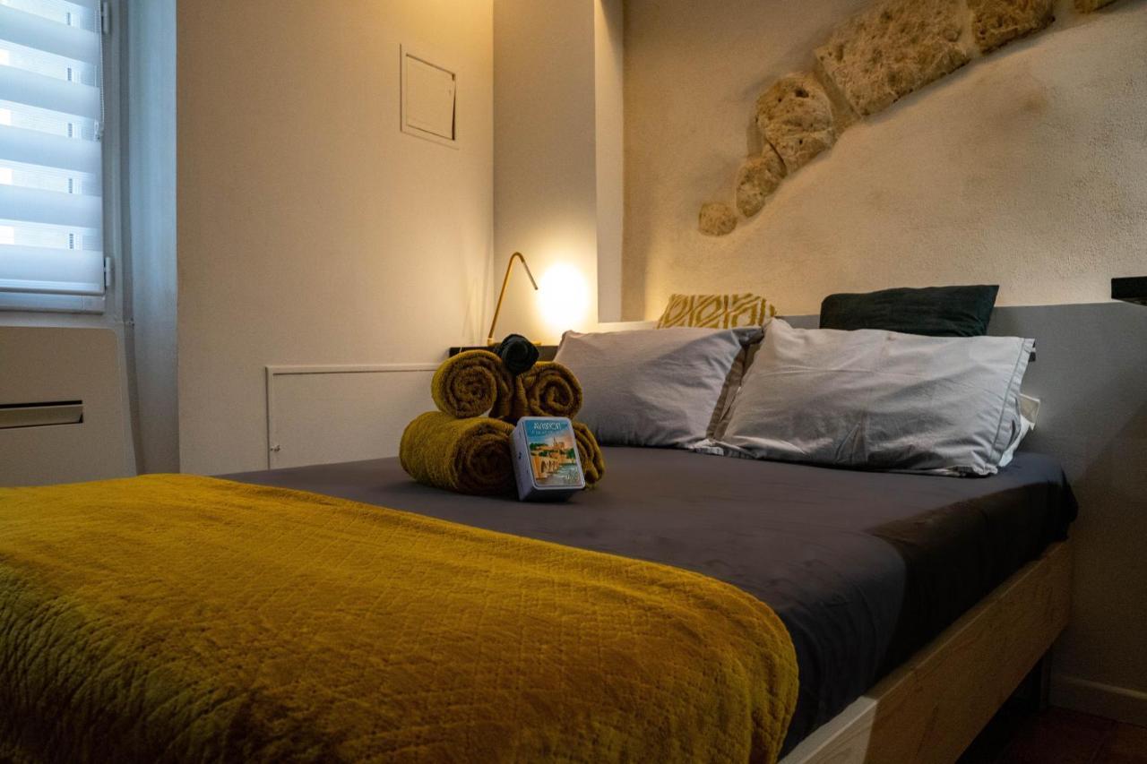 Ferienwohnung Au Coeur Des Remparts Avignon Exterior foto